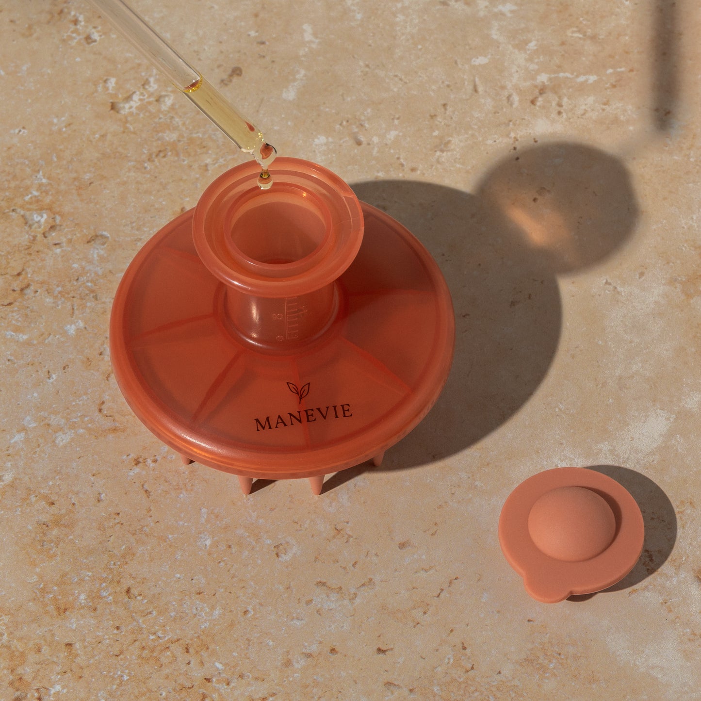 Kopfhaut-Massagebürste mit Öl-Applikator